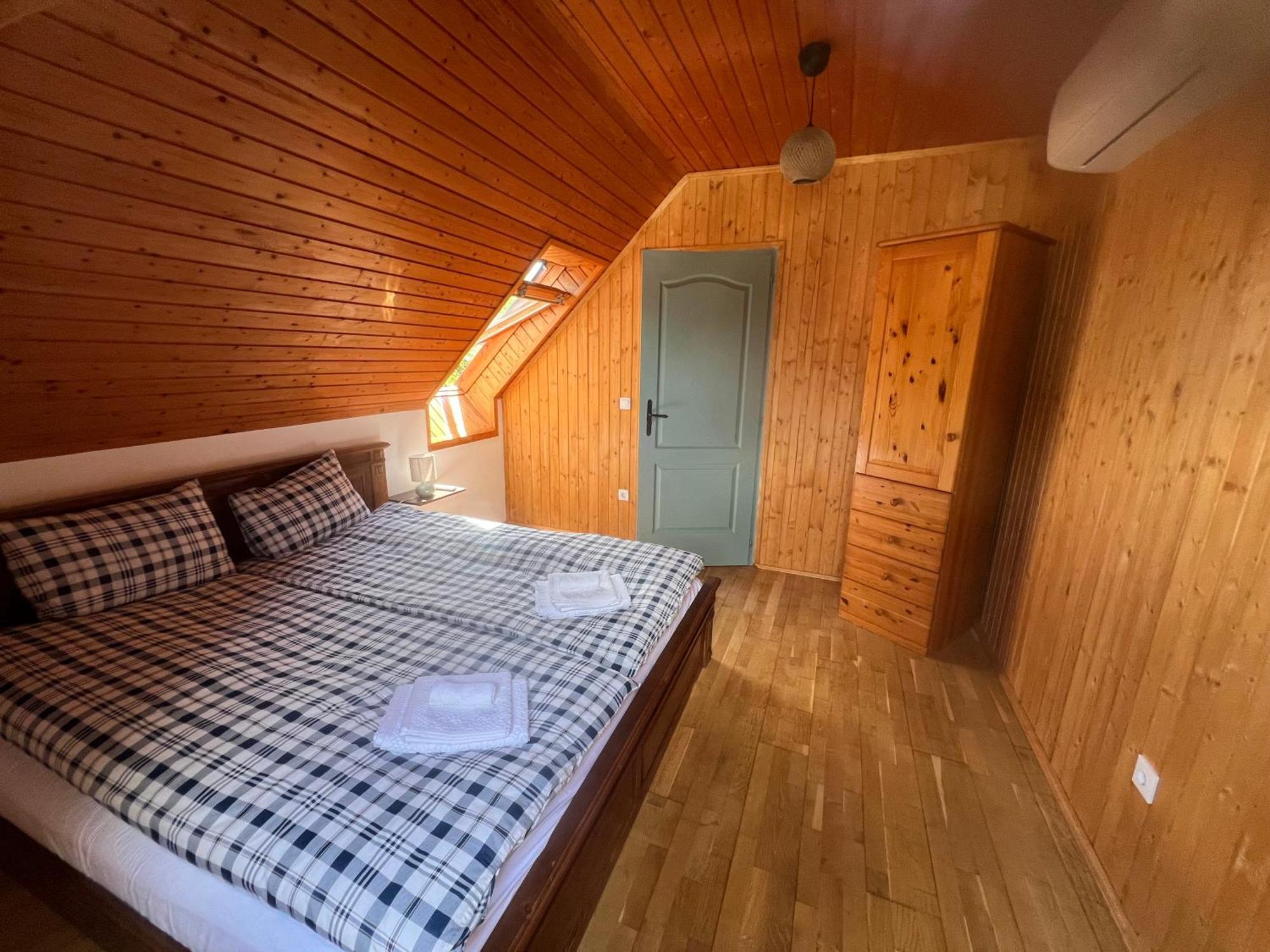 Bor Es Kenyer Otel Hegymagas Dış mekan fotoğraf